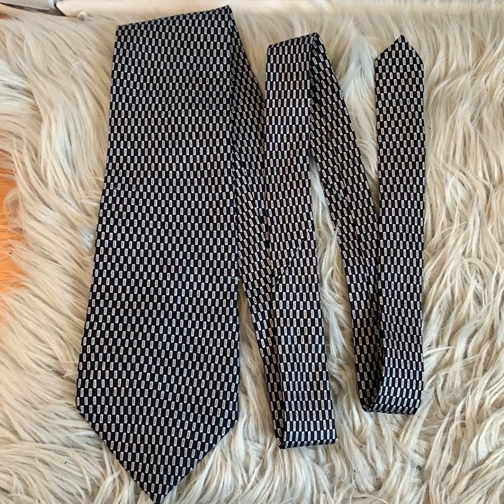 Oscar de la Renta 100% Silk Tie - Picture 3 of 5